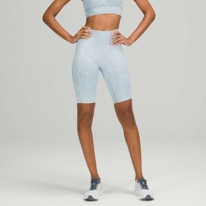 Lululemon Fast and Free Short 10" City Grit White Blue Fog